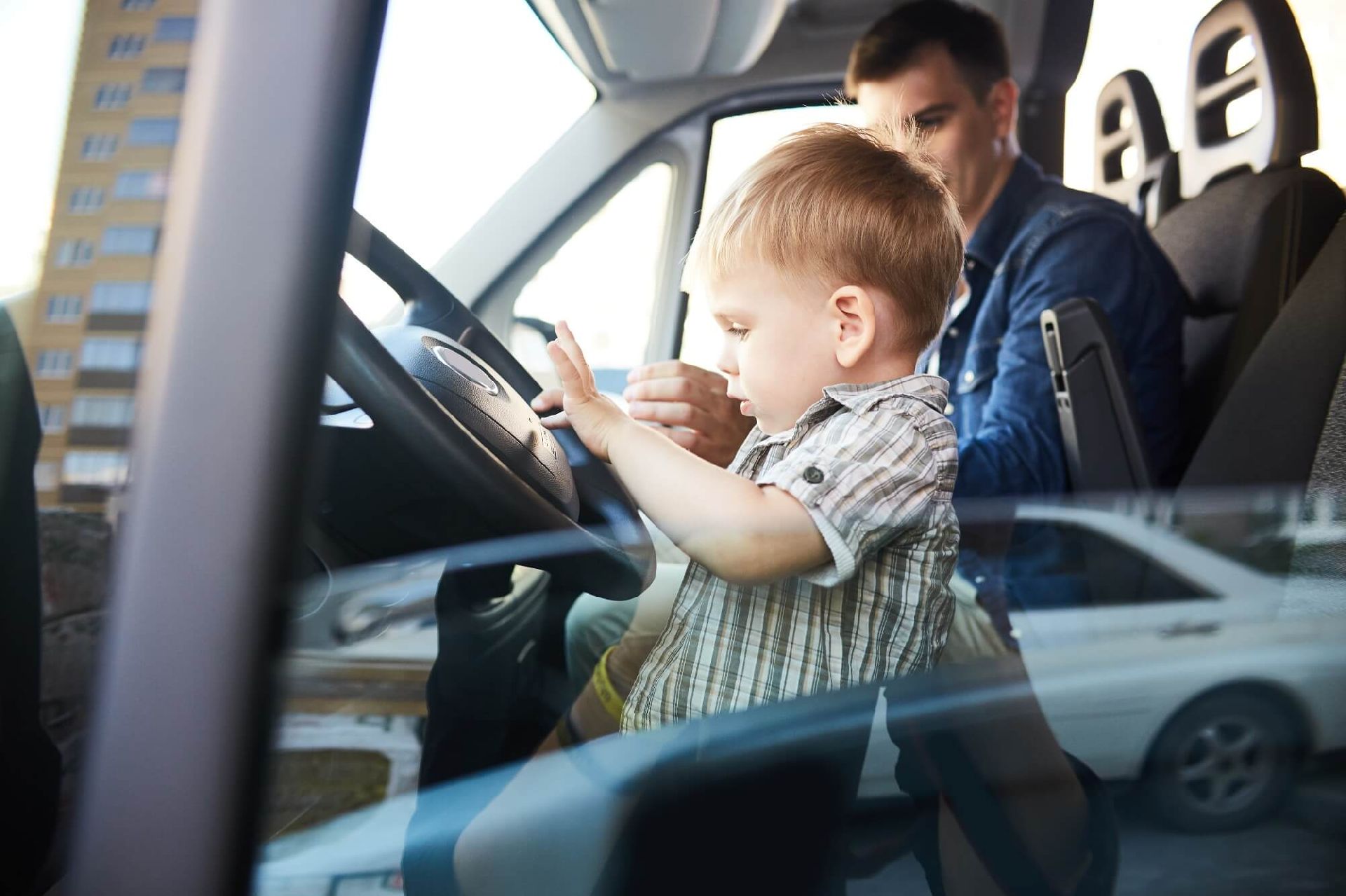 globaal mijn Sociale wetenschappen Wanneer mag een kind voorin de auto? | Vaartland.nl