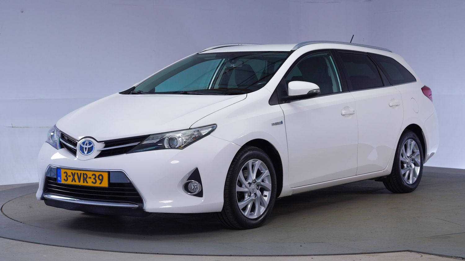 Toyota Auris Station 2014 3-XVR-39 1