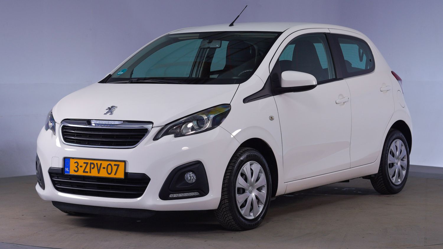 Peugeot 108 Hatchback 2015 3-ZPV-07 1