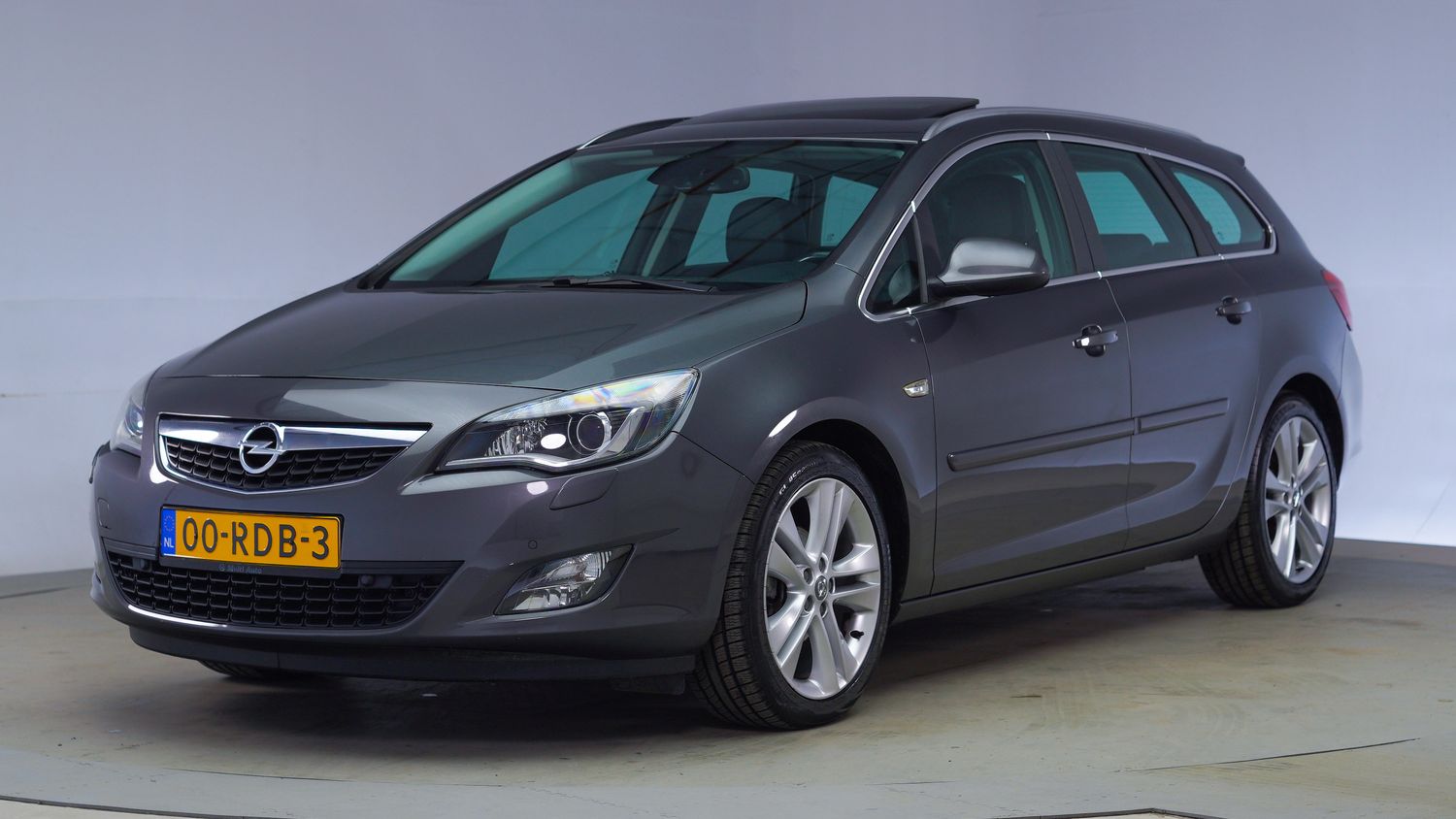 Opel Astra Station 2011 00-RDB-3 1