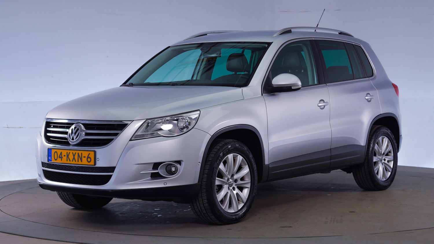 Volkswagen Tiguan SUV / Terreinwagen 2010 04-KXN-6 1