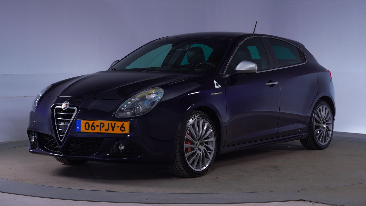 Alfa Romeo Giulietta Hatchback 2011 06-PJV-6 1