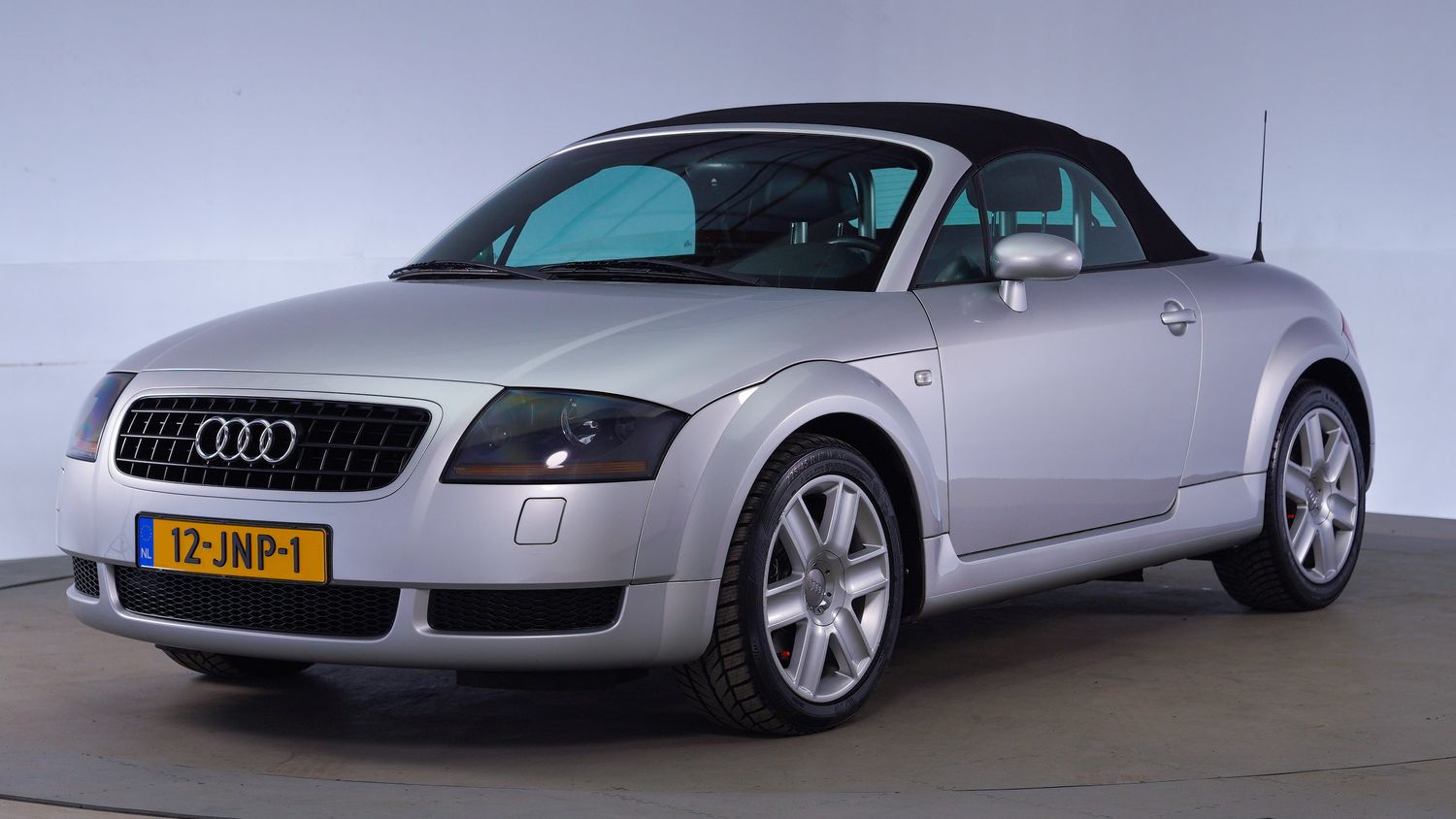 Audi TT Cabriolet 2005 12-JNP-1 1