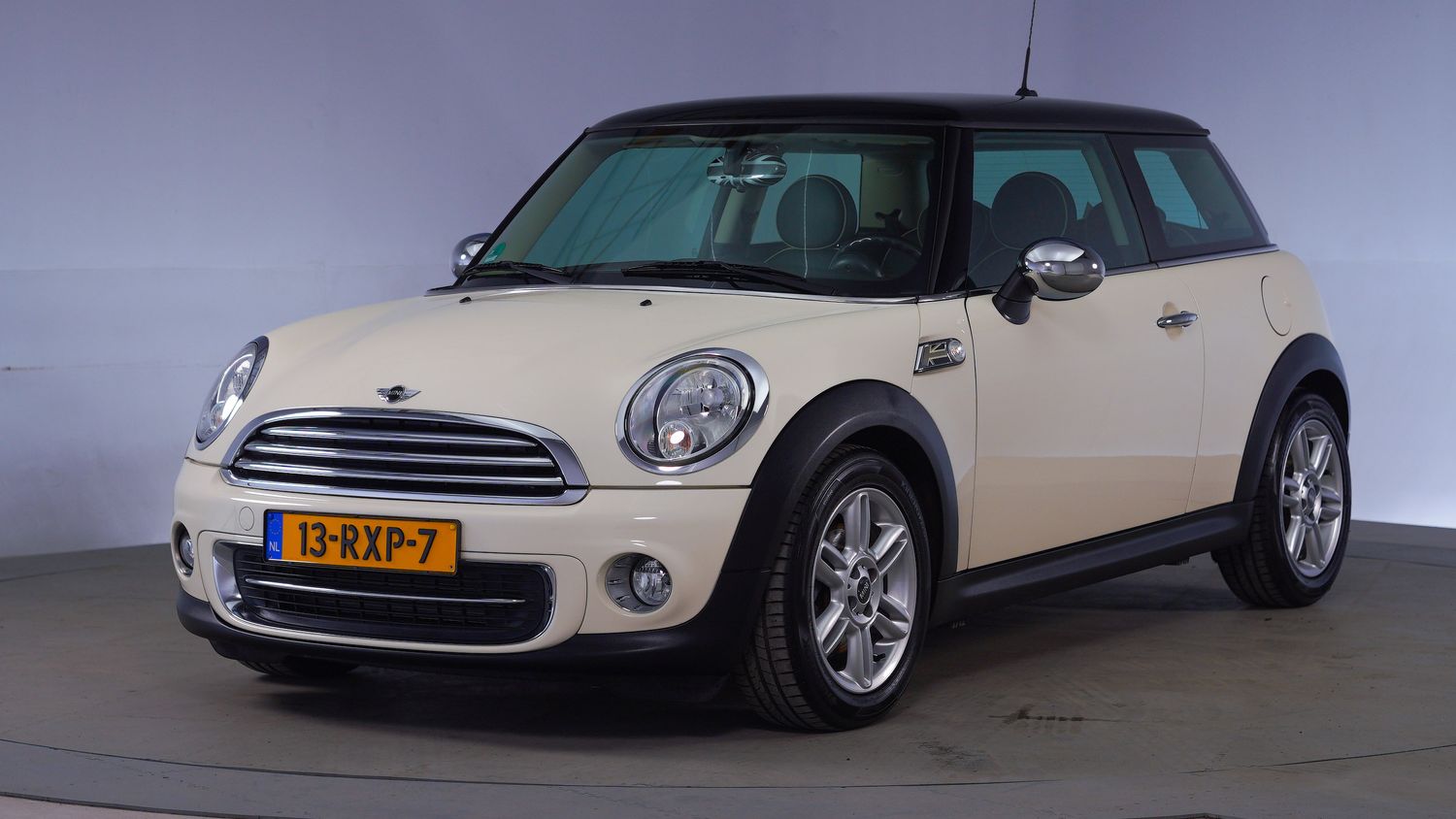 Mini Cooper Hatchback 2011 13-RXP-7 1