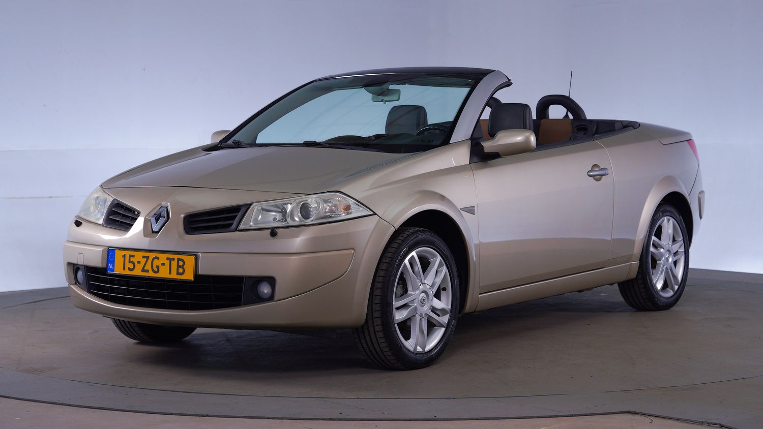 Renault Mégane Cabriolet 2008 15-ZG-TB 1