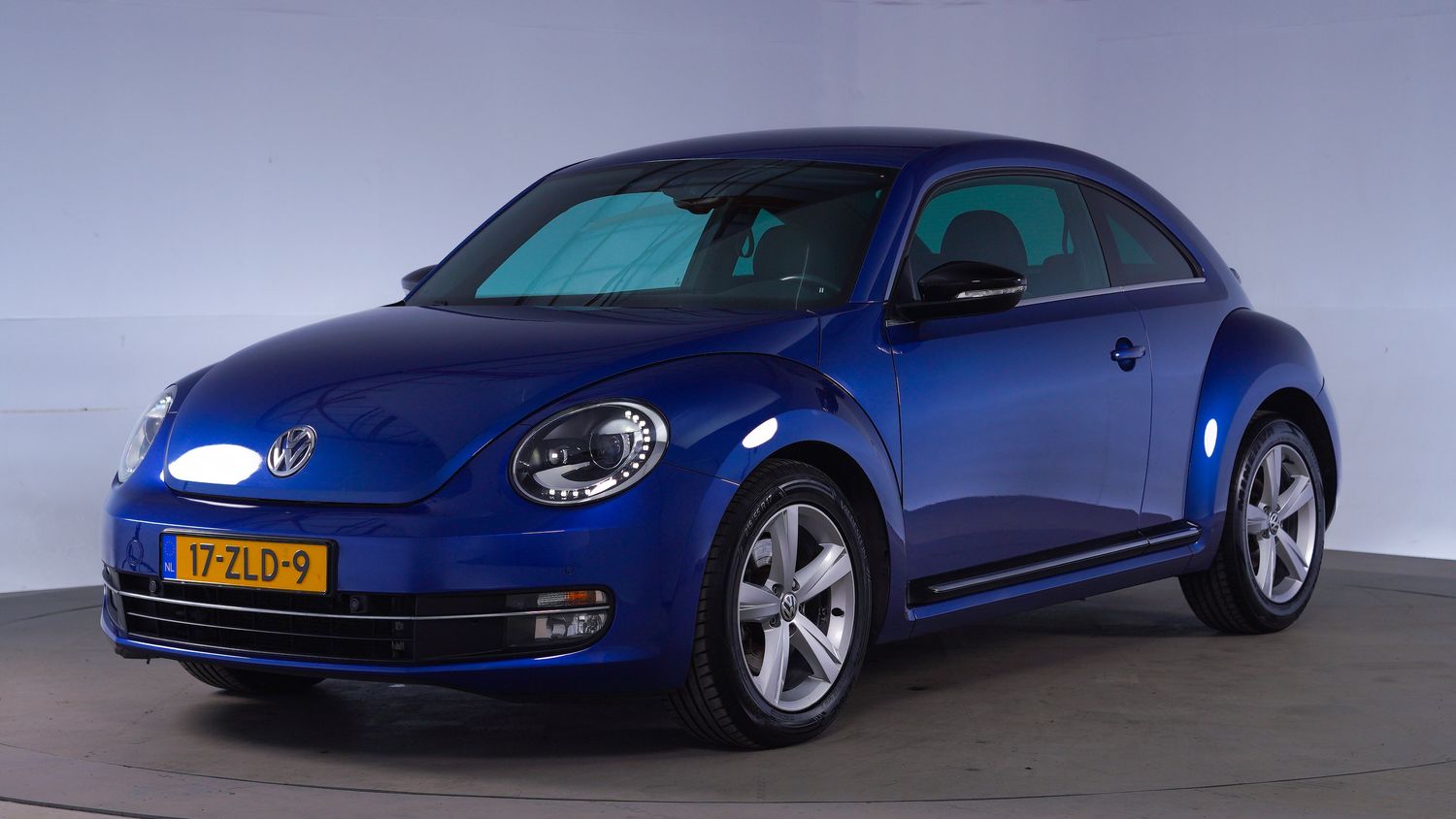 Volkswagen Beetle Hatchback 2013 17-ZLD-9 1