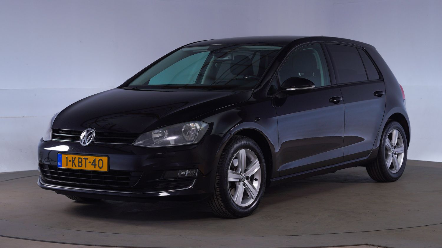 Volkswagen Golf Hatchback 2013 1-KBT-40 1