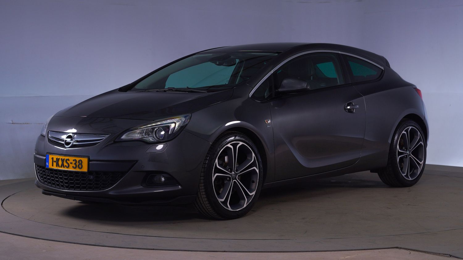 Opel Astra Coupé 2013 1-KXS-38 1