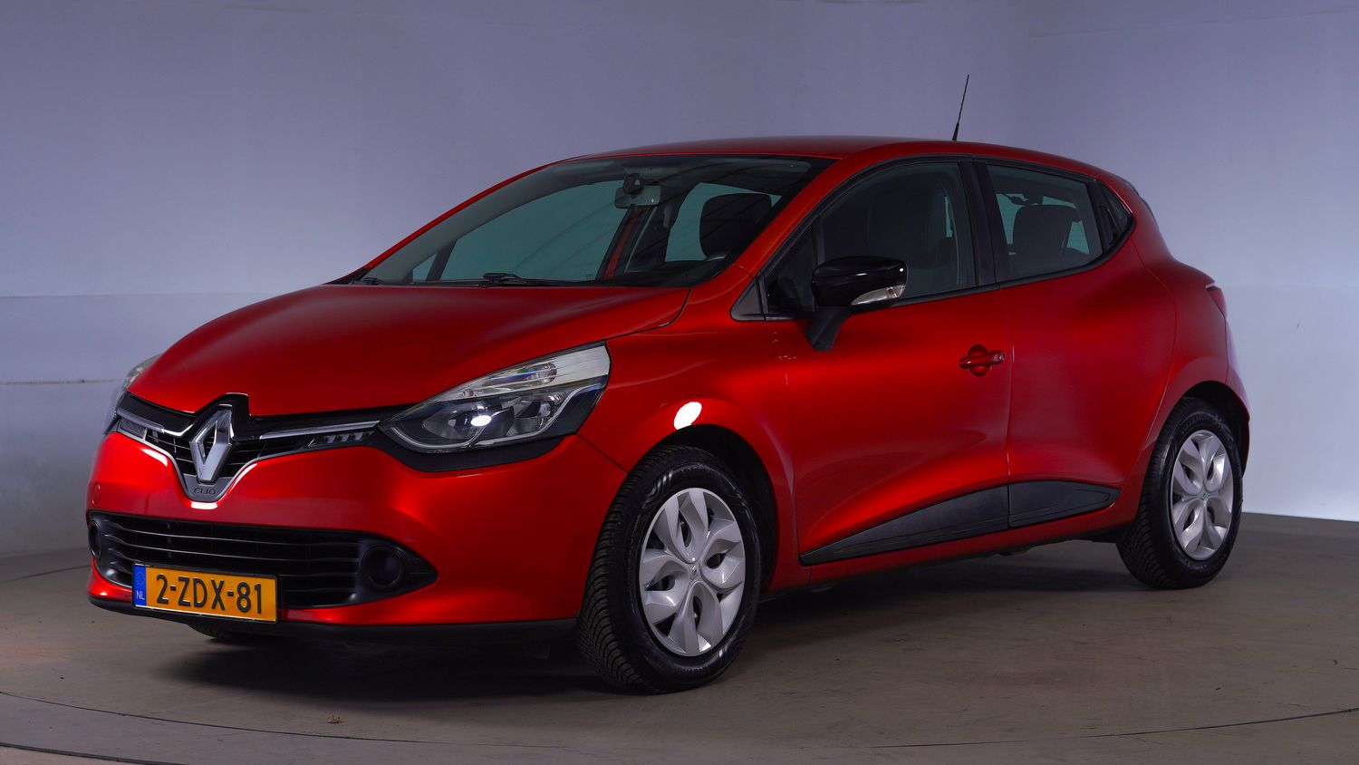 Renault Clio Hatchback 2015 2-ZDX-81 1