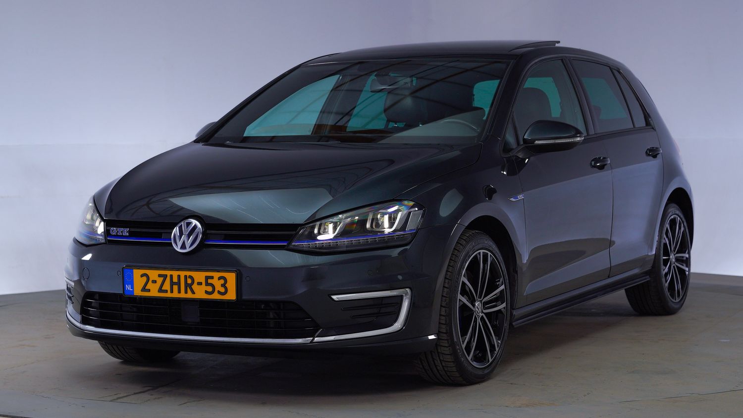 Volkswagen Golf Hatchback 2015 2-ZHR-53 1