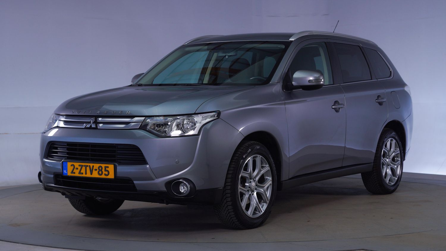 Mitsubishi Outlander MPV 2015 2-ZTV-85 1