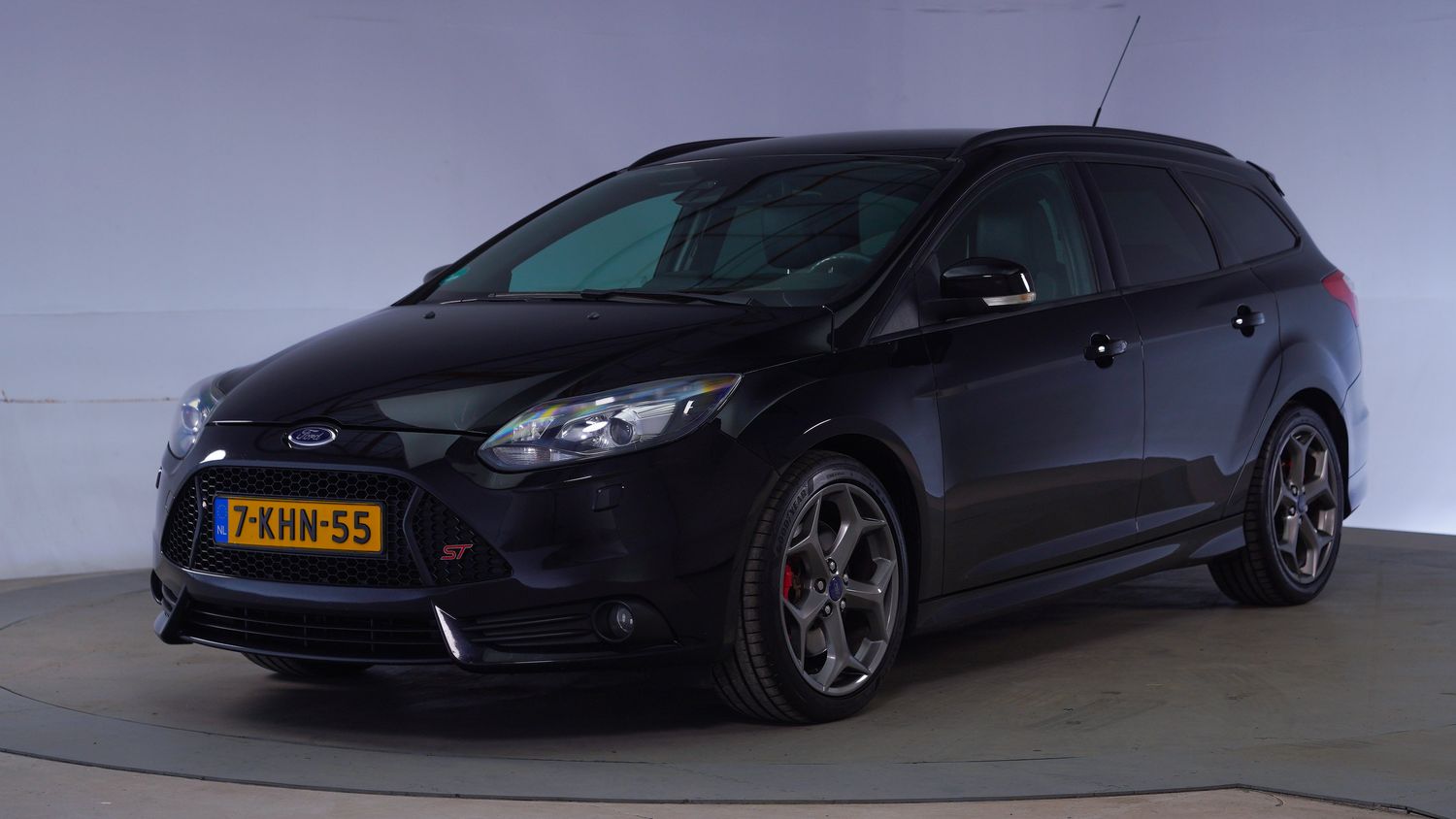 Ford Focus Station 2013 7-KHN-55 1