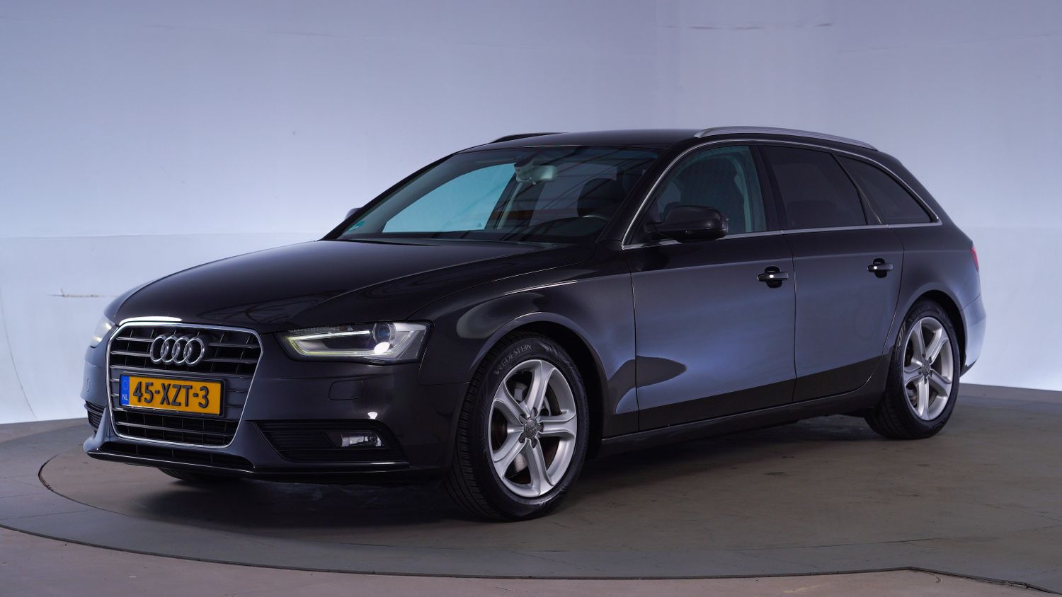 Audi A4 Station 2012 45-XZT-3 1