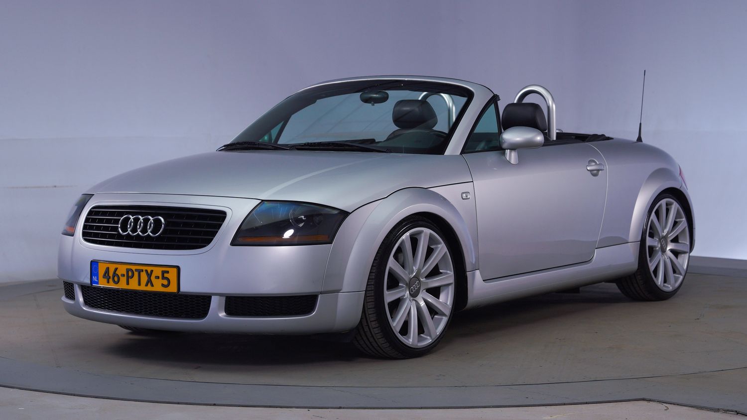 Audi TT Cabriolet 2000 46-PTX-5 1