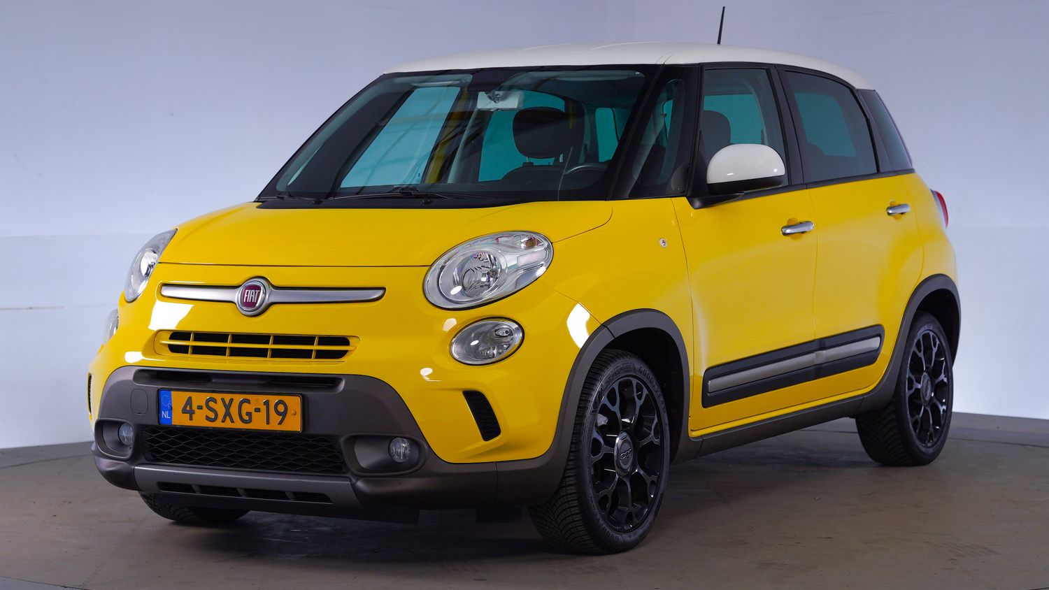 Fiat 500L Hatchback 2013 4-SXG-19 1