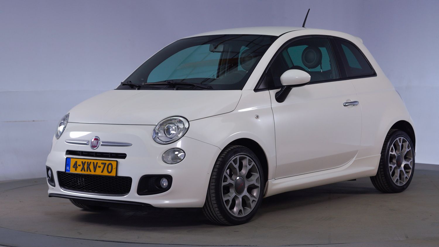 Fiat 500 Hatchback 2014 4-XKV-70 1