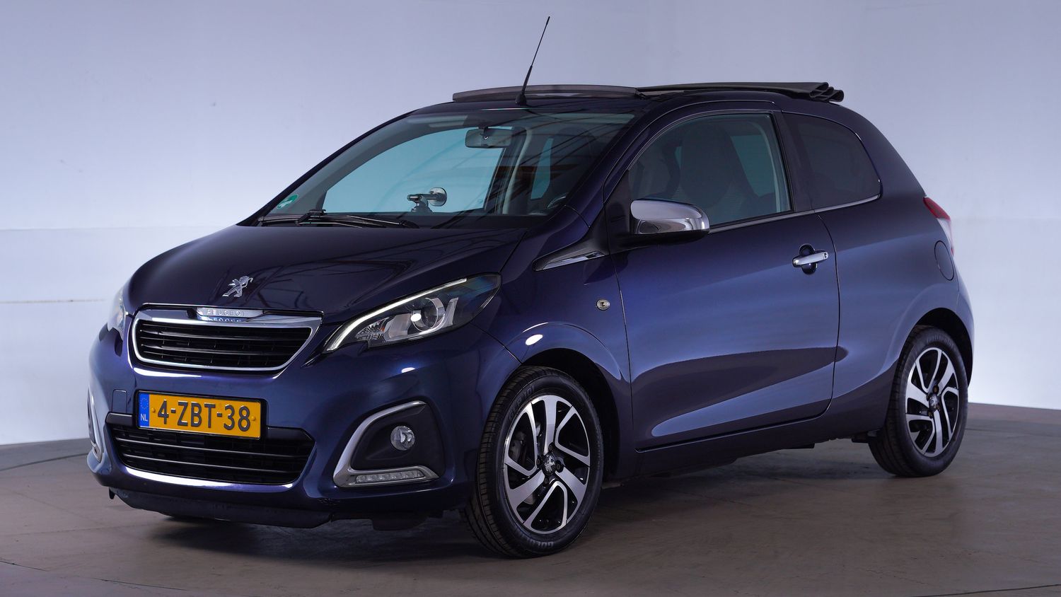Peugeot 108 Cabriolet 2015 4-ZBT-38 1