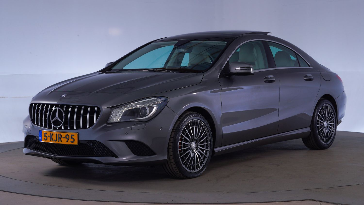 Mercedes-Benz CLA-klasse Sedan 2013 5-KJR-95 1