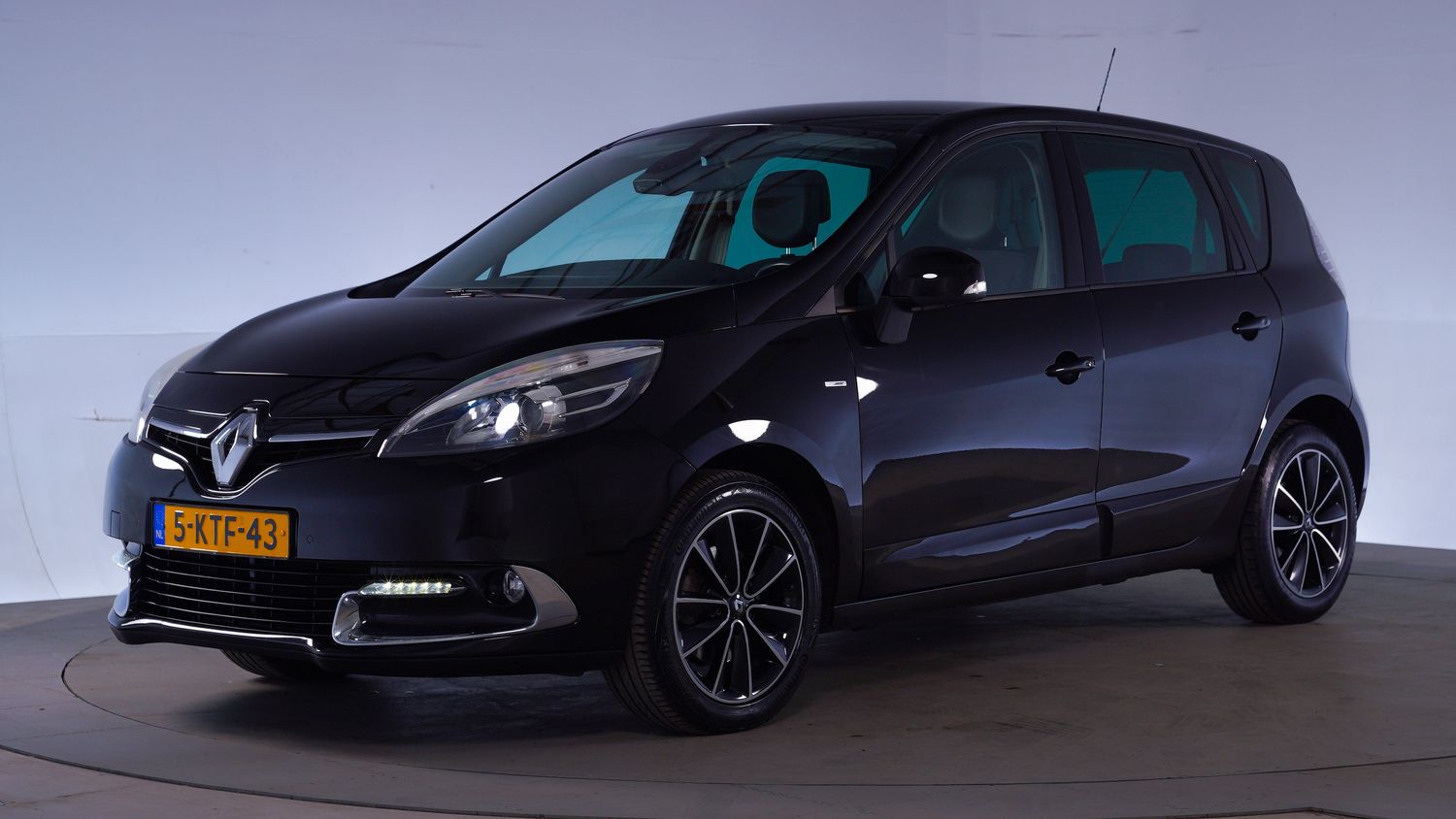 Renault Scénic MPV 2013 5-KTF-43 1