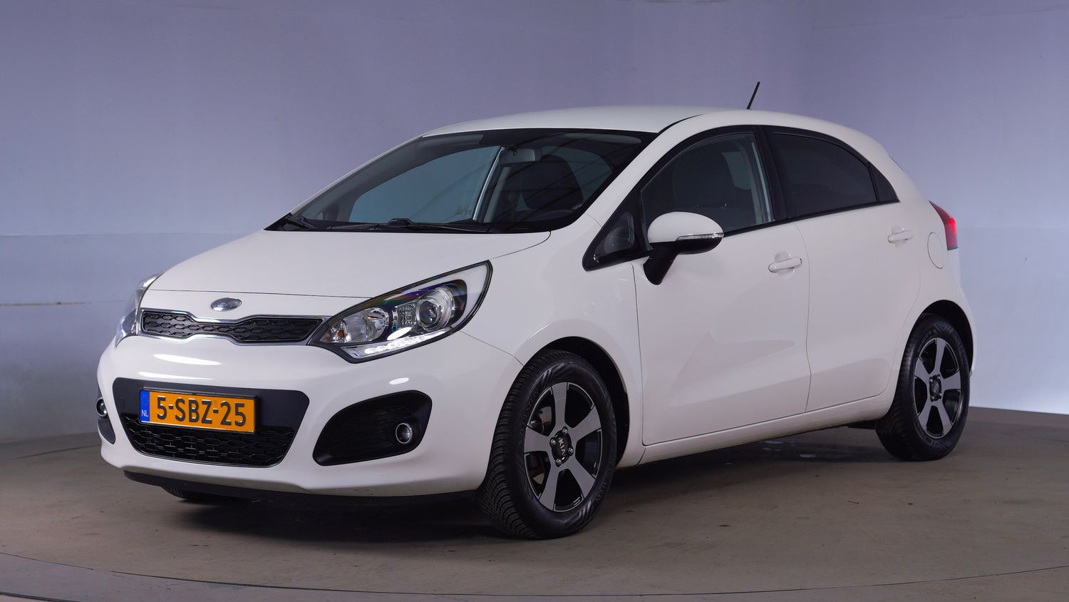 Kia Rio Hatchback 2013 5-SBZ-25 1