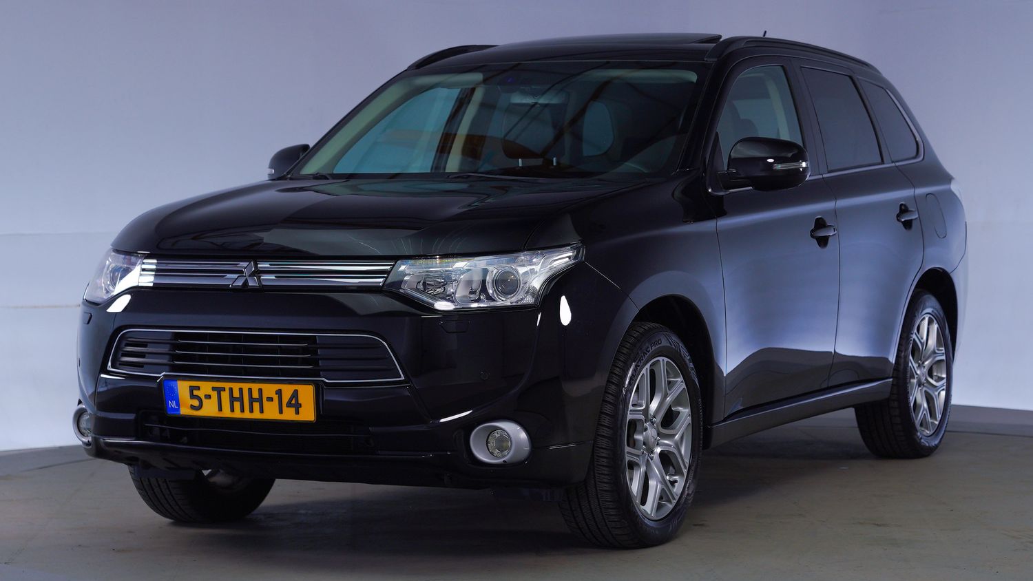 Mitsubishi Outlander SUV / Terreinwagen 2014 5-THH-14 1