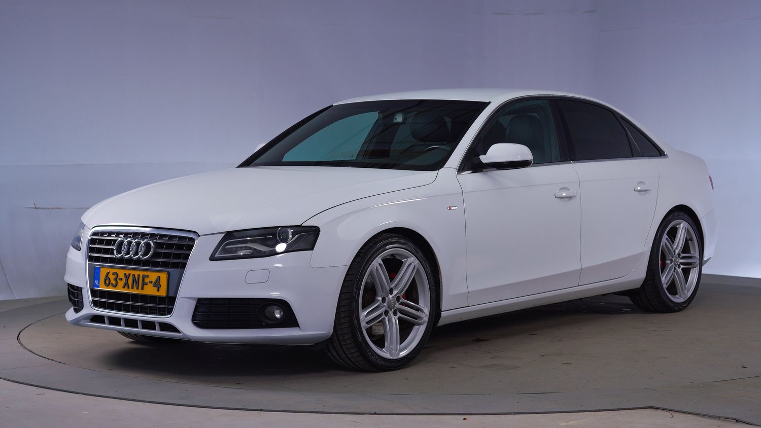 Audi A4 Sedan 2012 63-XNF-4 1