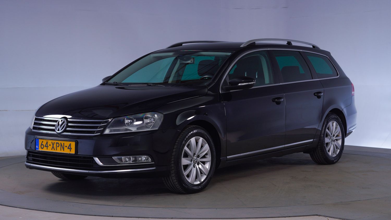 Volkswagen Passat Station 2012 64-XPN-4 1