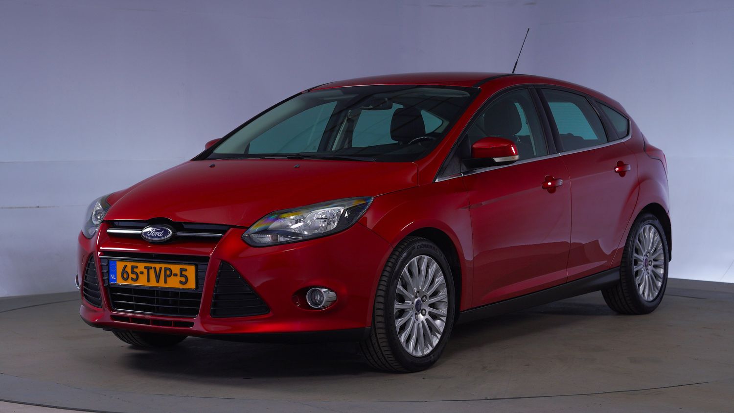 Ford Focus Hatchback 2012 65-TVP-5 1