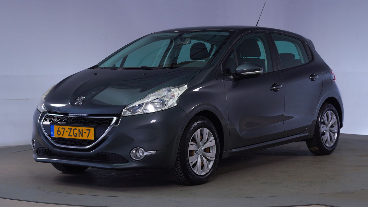 Peugeot 208 Hatchback 2012 67-ZGN-7 1