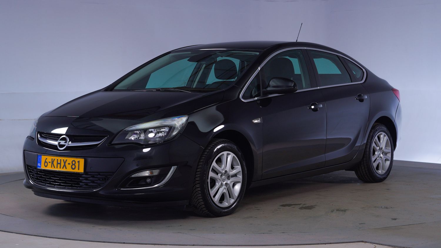 Opel Astra Sedan 2013 6-KHX-81 1