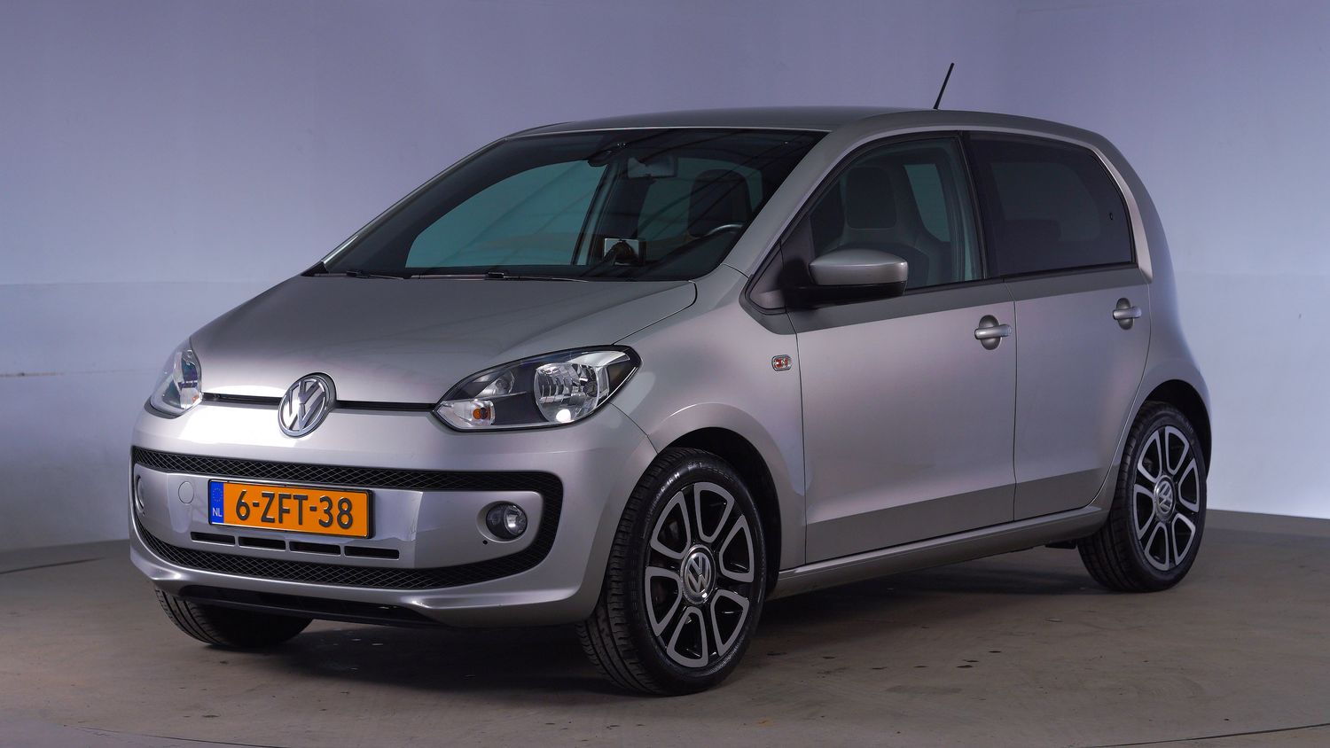 Volkswagen Up! Hatchback 2015 6-ZFT-38 1