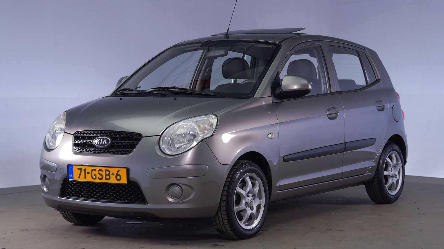 Kia Picanto Hatchback 2009 71-GSB-6 1