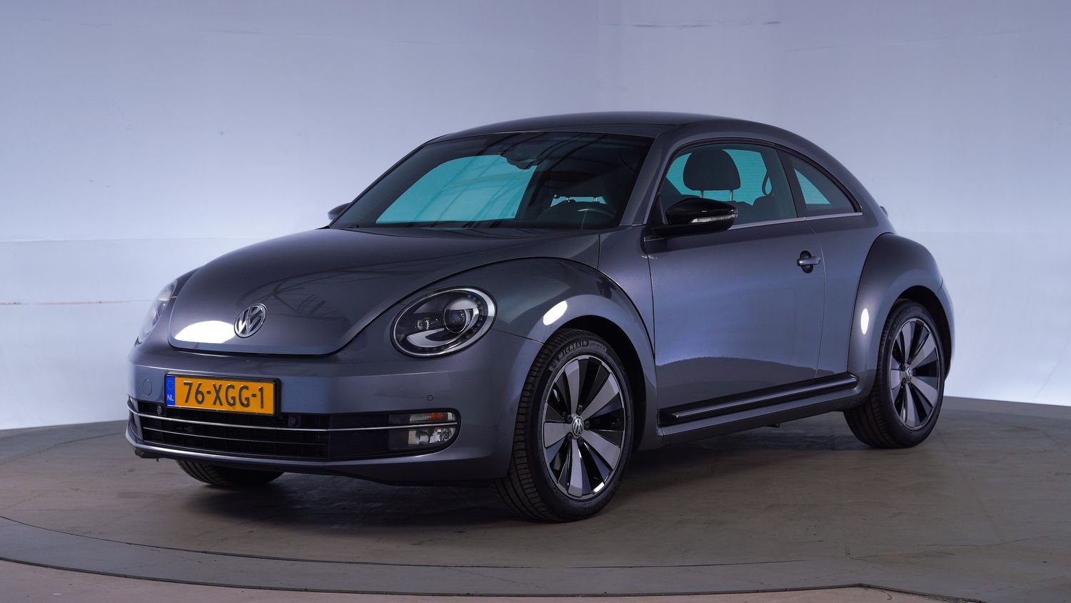 Volkswagen Beetle Hatchback 2012 76-XGG-1 1