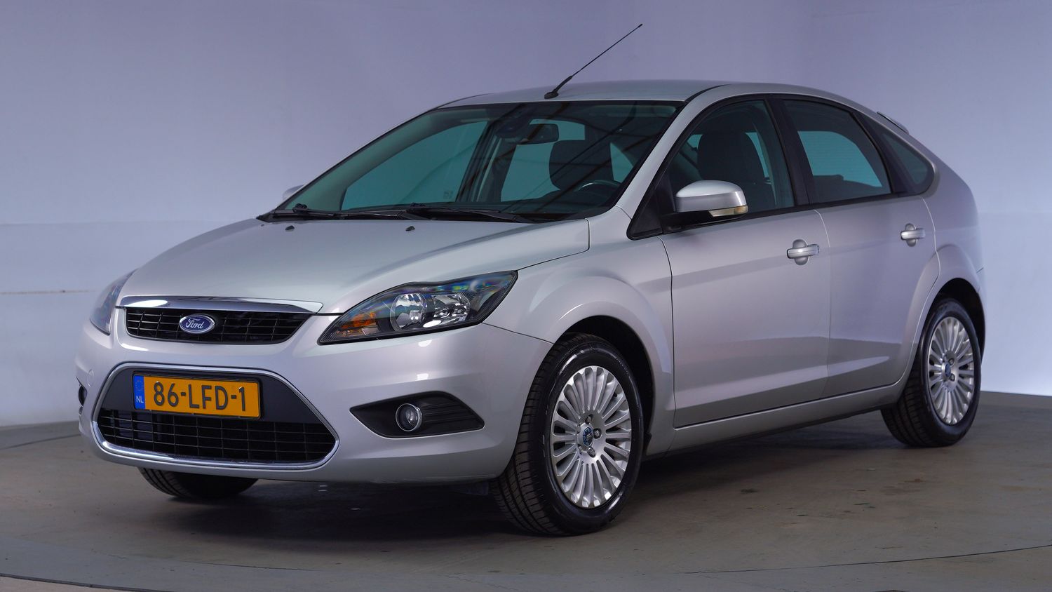 Ford Focus Hatchback 2010 86-LFD-1 1