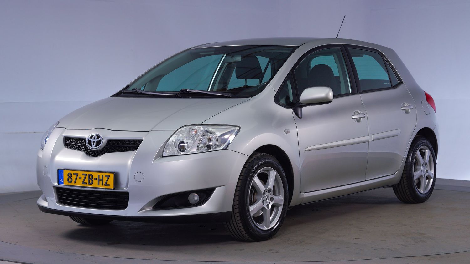 Toyota Auris Hatchback 2007 87-ZB-HZ 1