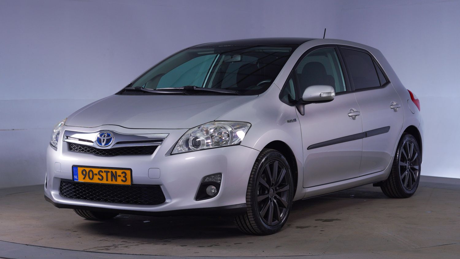 Toyota Auris Hatchback 2012 90-STN-3 1