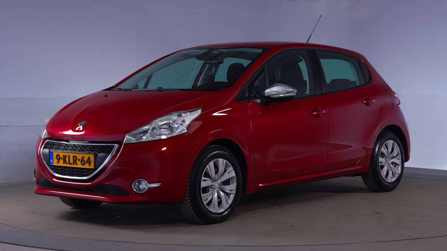 Peugeot 208 Hatchback 2013 9-KLR-64 1