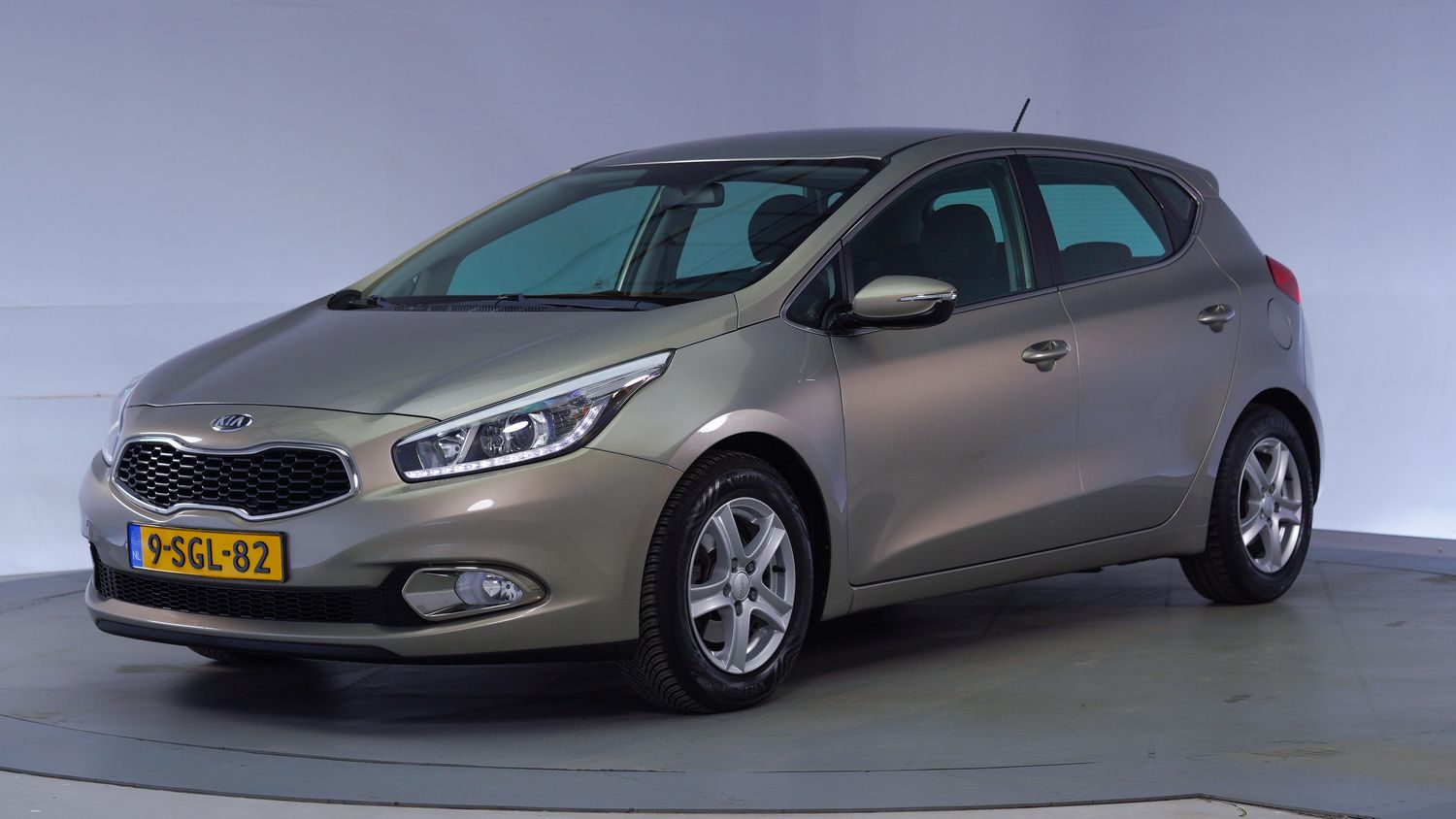 Kia Cee d Hatchback 2013 9-SGL-82 1