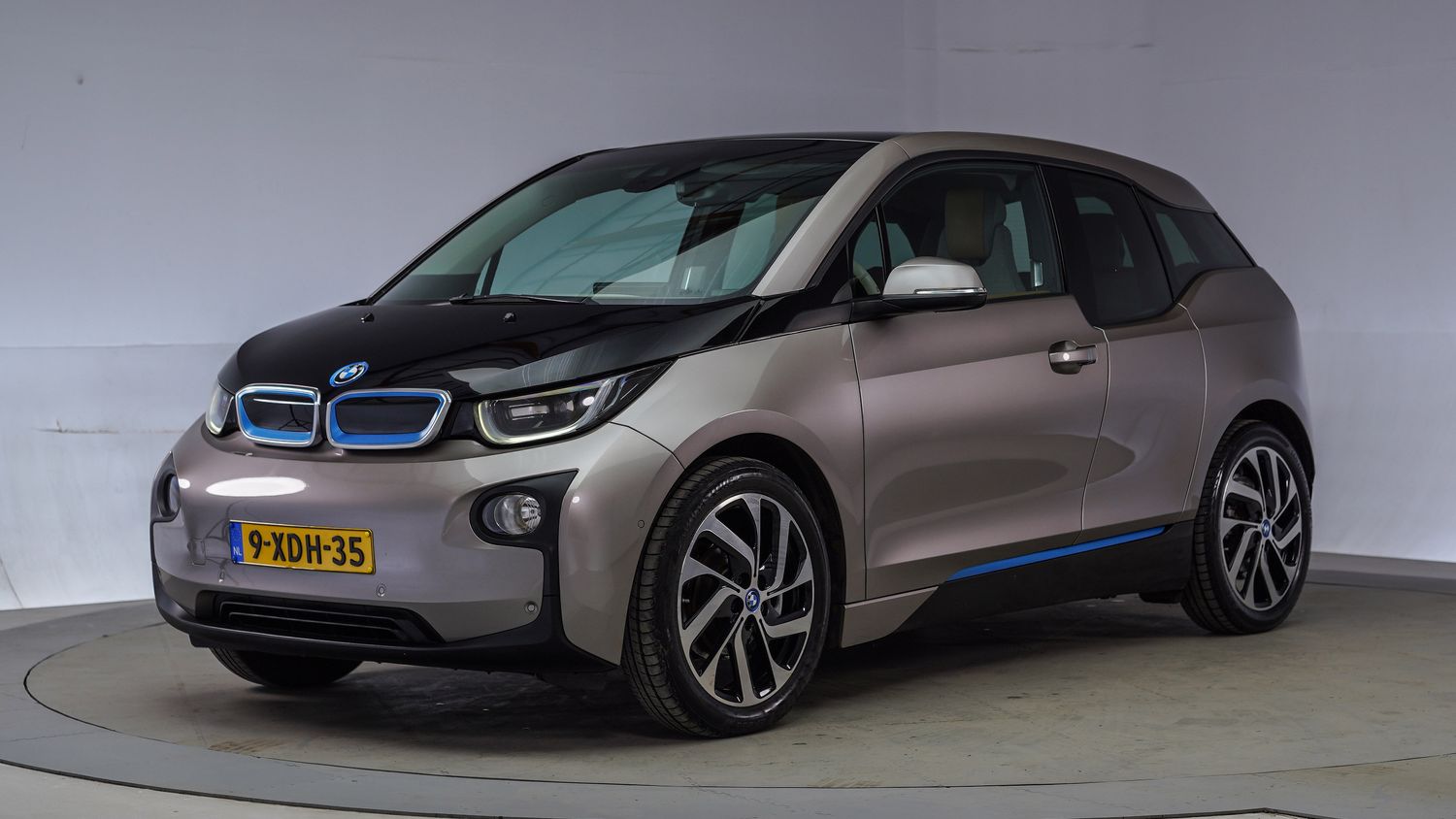 BMW i3 Hatchback 2014 9-XDH-35 1