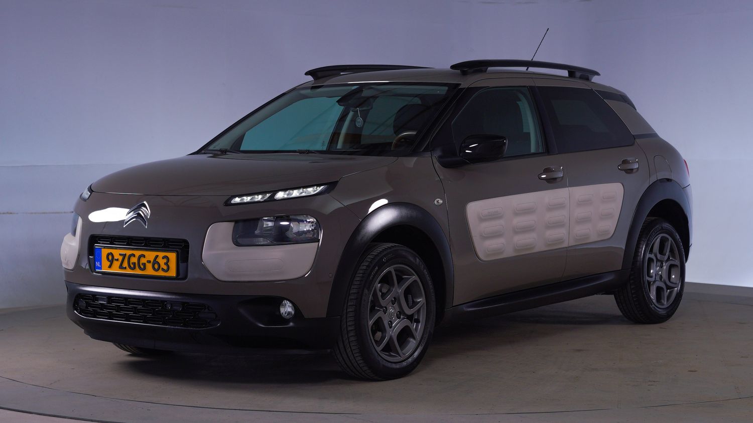 Citroen C4 Cactus MPV 2015 9-ZGG-63 1