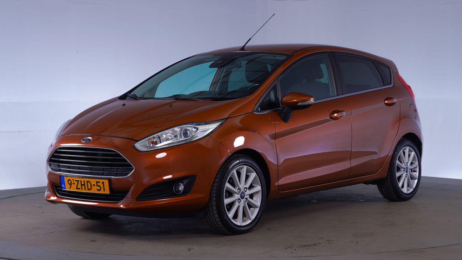 Ford Fiesta Hatchback 2015 9-ZHD-51 1