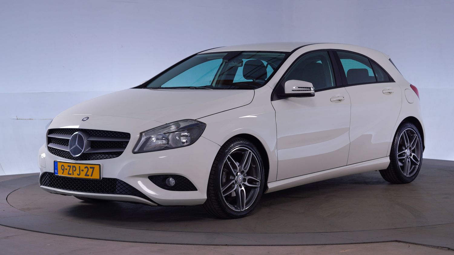 Mercedes-Benz A-klasse Hatchback 2015 9-ZPJ-27 1