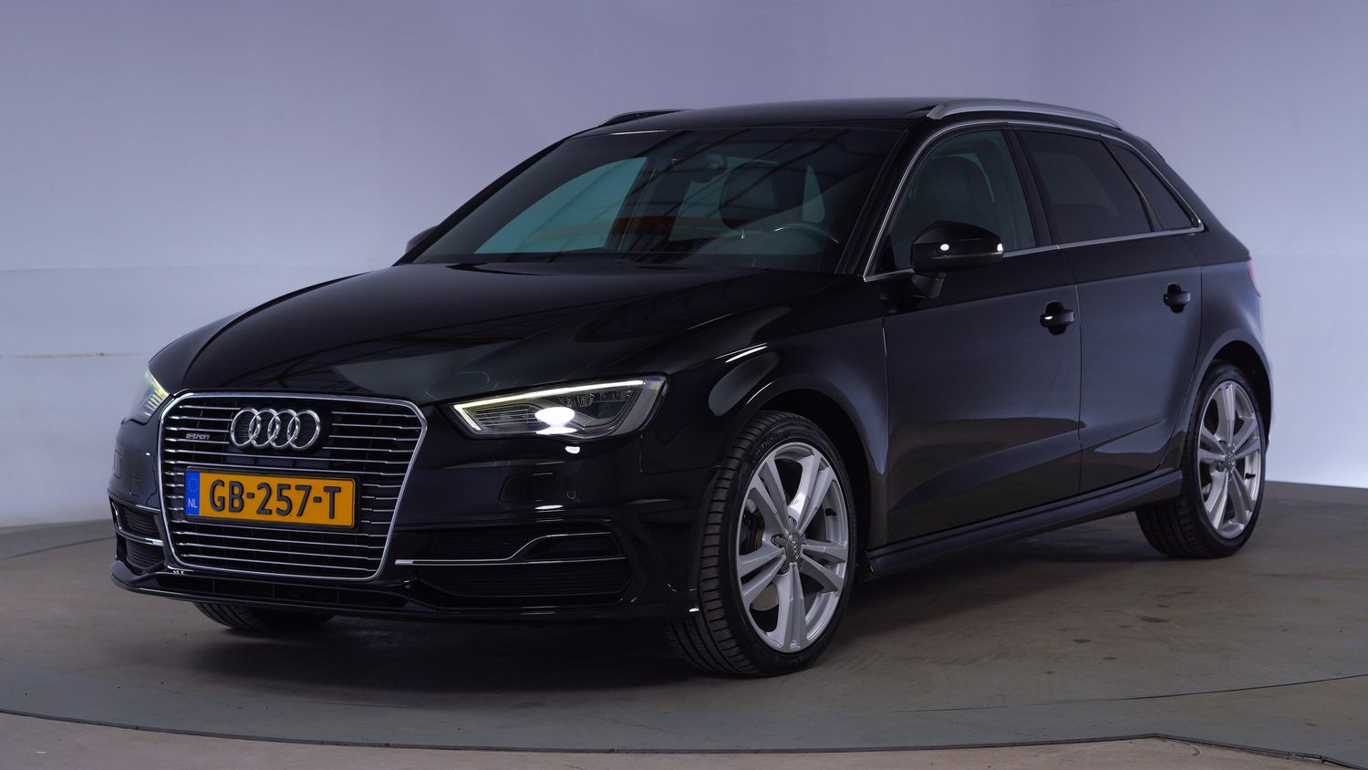 Audi A3 Hatchback 2015 GB-257-T 1