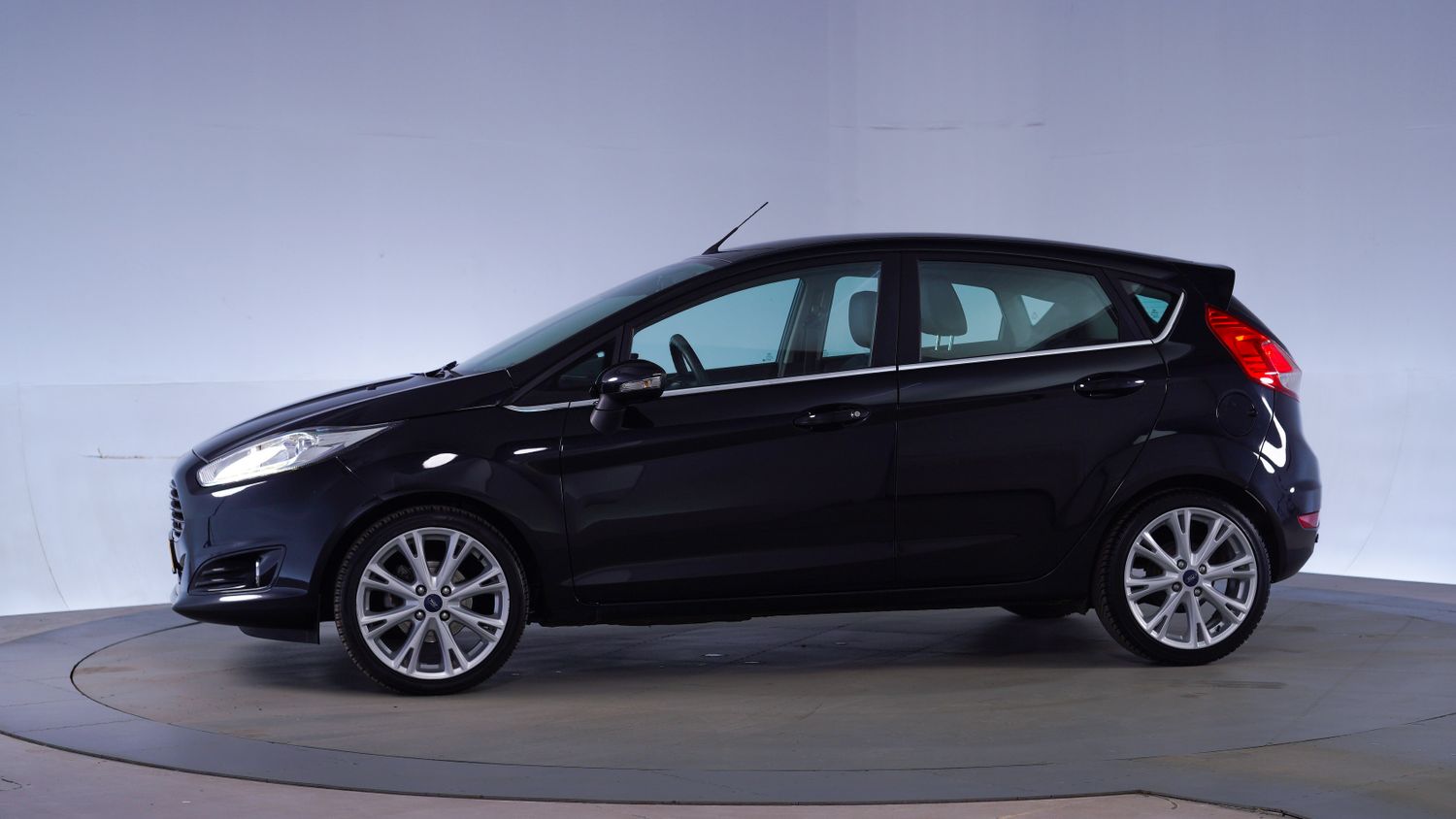 Ford Fiesta Hatchback 2015 GD-680-N 2