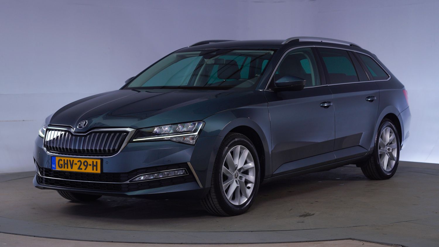 Skoda Superb Station 2020 GHV-29-H 1