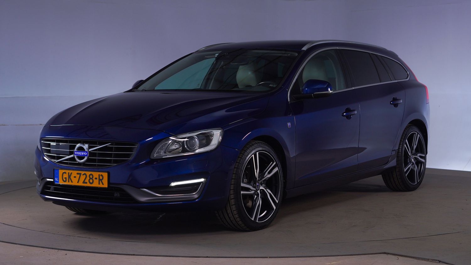 Volvo V60 Station 2015 GK-728-R 1