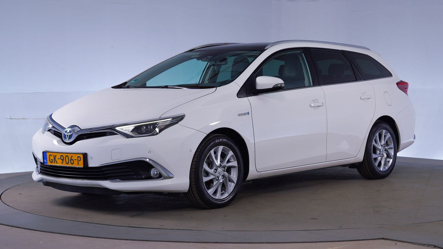 Toyota Auris Station 2015 GK-906-P 1