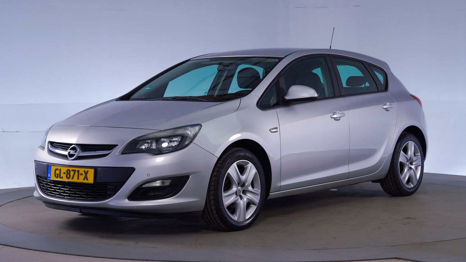 Opel Astra Hatchback 2013 GL-871-X 1