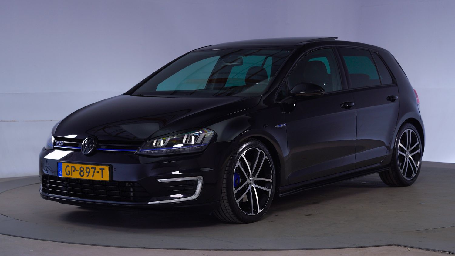 Volkswagen Golf Hatchback 2015 GP-897-T 1