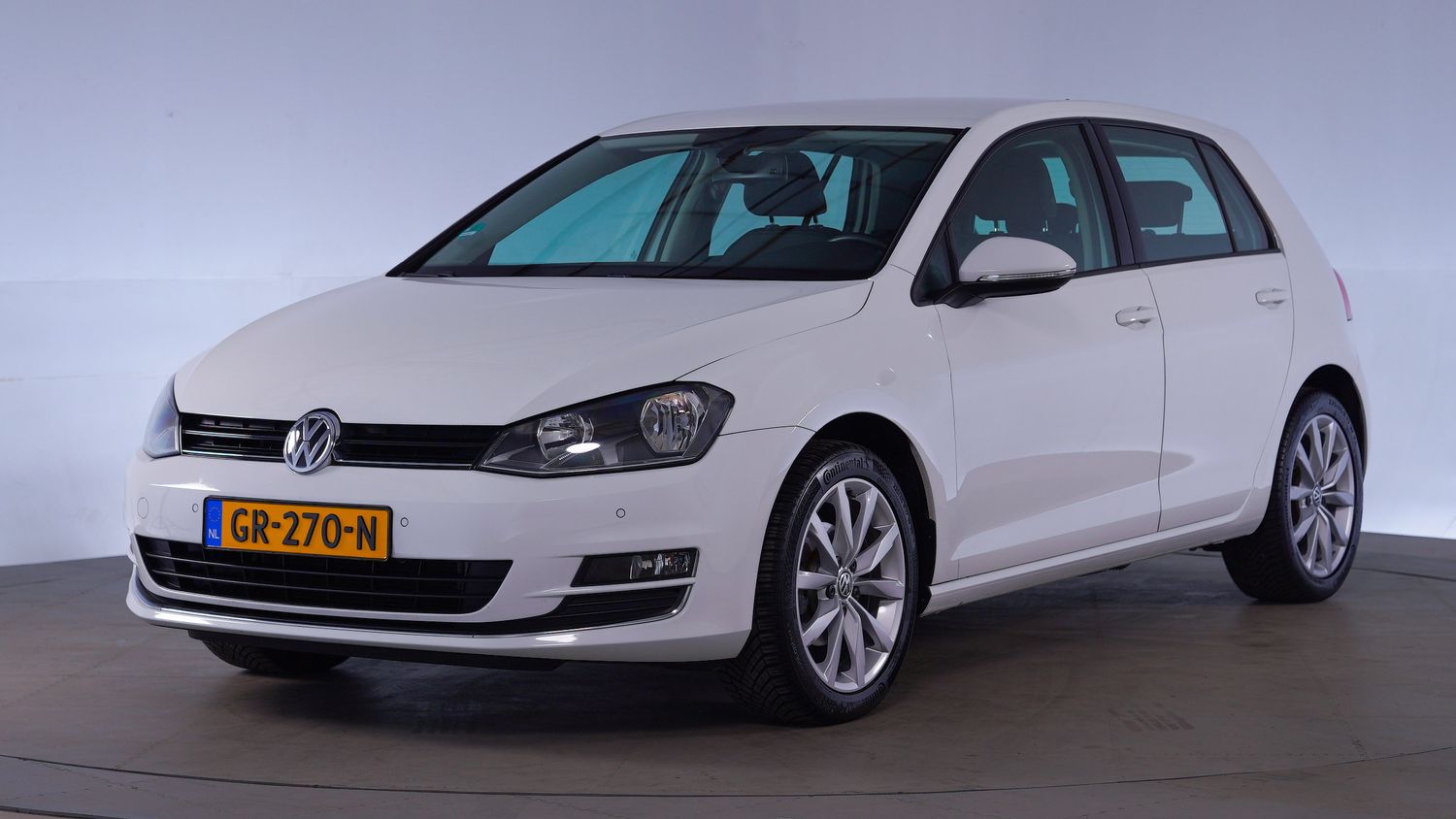 Volkswagen Golf Hatchback 2015 GR-270-N 1